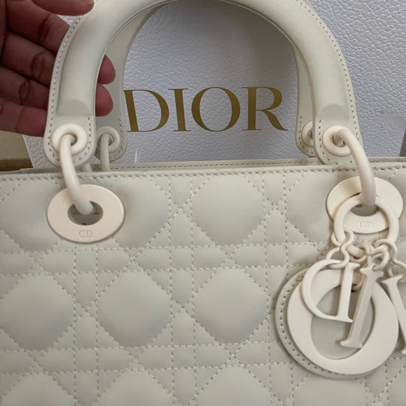 Lady Dior Ultra Matte white medium - Picture 11 of 16